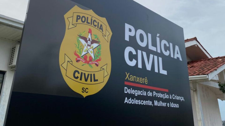 Em SC, aluna recebe ameaças e celular é apreendido