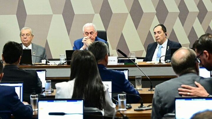 CCJ do Senado rejeita PEC da Blindagem por unanimidade