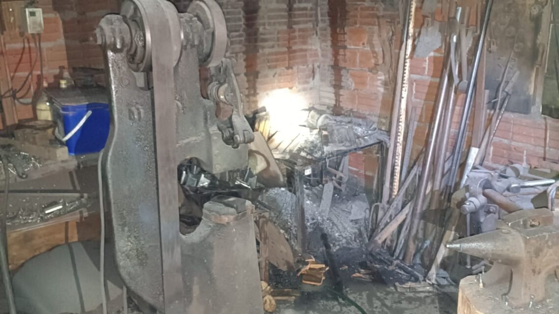 Princípio de incêndio em ferraria é controlado em São José do Cedro