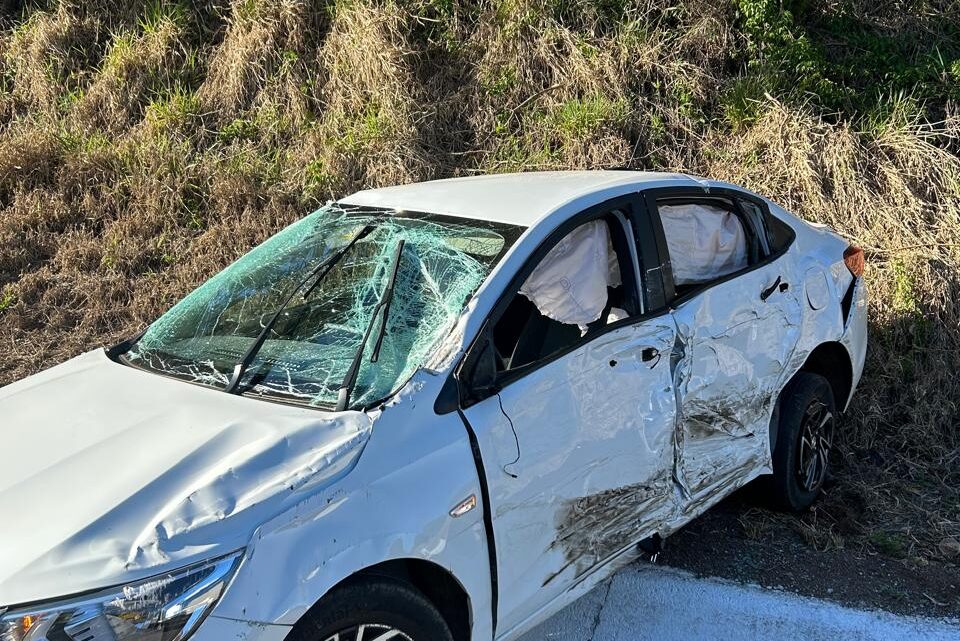 Acidente de trânsito mobiliza bombeiros na BR-282 em Faxinal dos Guedes Acidente de trânsito mobiliza bombeiros na BR-282 em Faxinal dos Guedes
