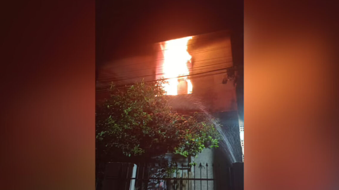 Idosa é resgatada de residência durante incêndio em Florianópolis