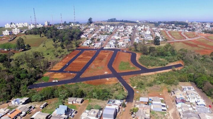 Seguem as obras de dois loteamentos de interesse social de Chapecó; veja as imagens