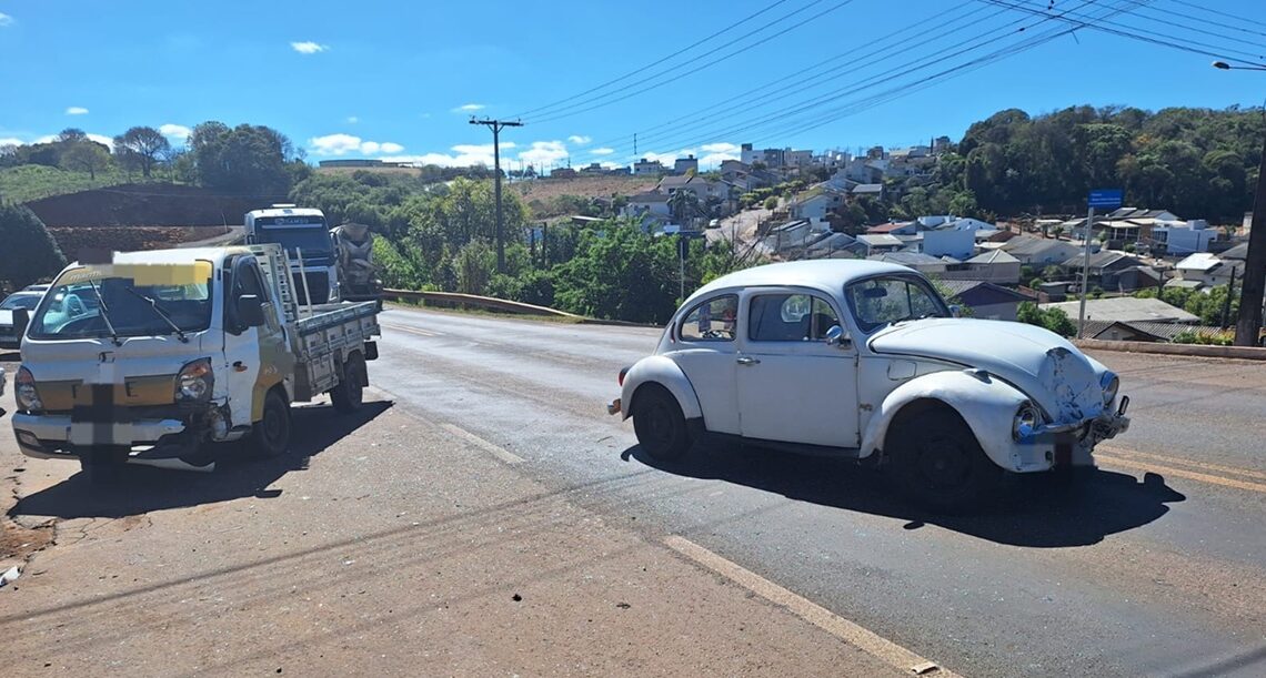 Colisão frontal deixa motorista ferido na SC-480 em Xanxerê