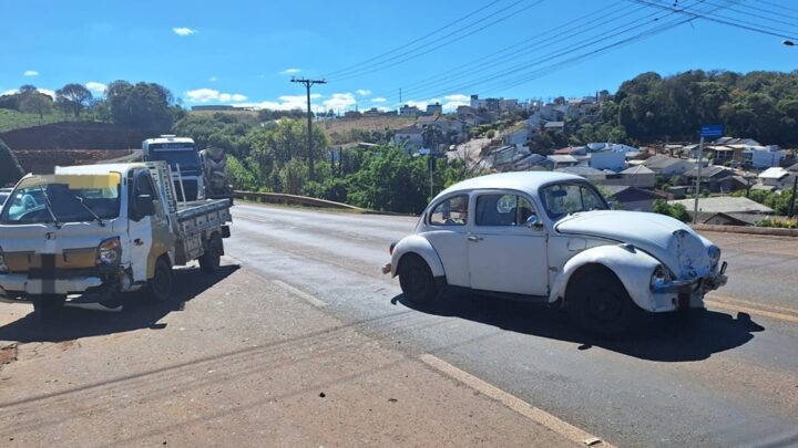 Colisão frontal deixa motorista ferido na SC-480 em Xanxerê