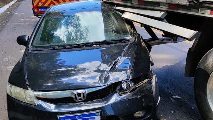 Engavetamento com quatro veículos mobiliza Bombeiros na BR-282 em Chapecó