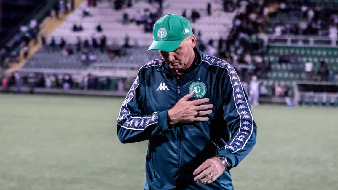 Chapecoense renova contrato de Gilmar Dal Pozzo, comissão e membros do Departamento de Futebol Chapecoense renova contrato de Gilmar Dal Pozzo, comissão e membros do Departamento de Futebol