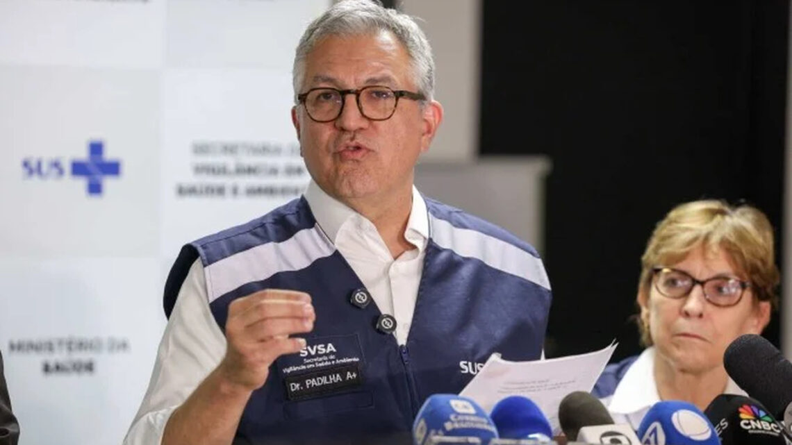 Brasil registra 127 casos suspeitos de intoxicação por metanol, diz ministro da Saúde Brasil registra 127 casos suspeitos de intoxicação por metanol, diz ministro da Saúde