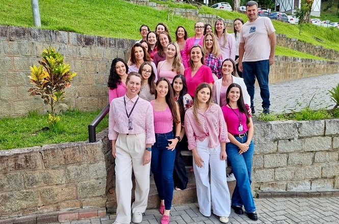 Servidores da Justiça catarinense realizam atividades alusivas à campanha Outubro Rosa Servidores da Justiça catarinense realizam atividades alusivas à campanha Outubro Rosa