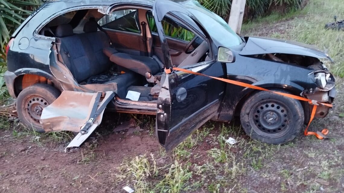 Colisão frontal deixa dois feridos na SC-492 em Maravilha Colisão frontal deixa dois feridos na SC-492 em Maravilha
