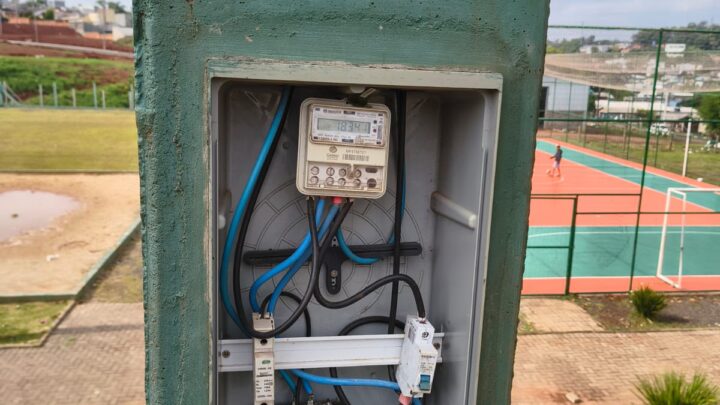 Fios são furtados em praça municipal de Chapecó