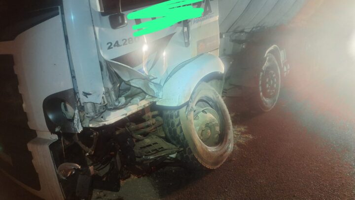 Colisão entre caminhão e carro deixa um ferido na SC-155 em Seara