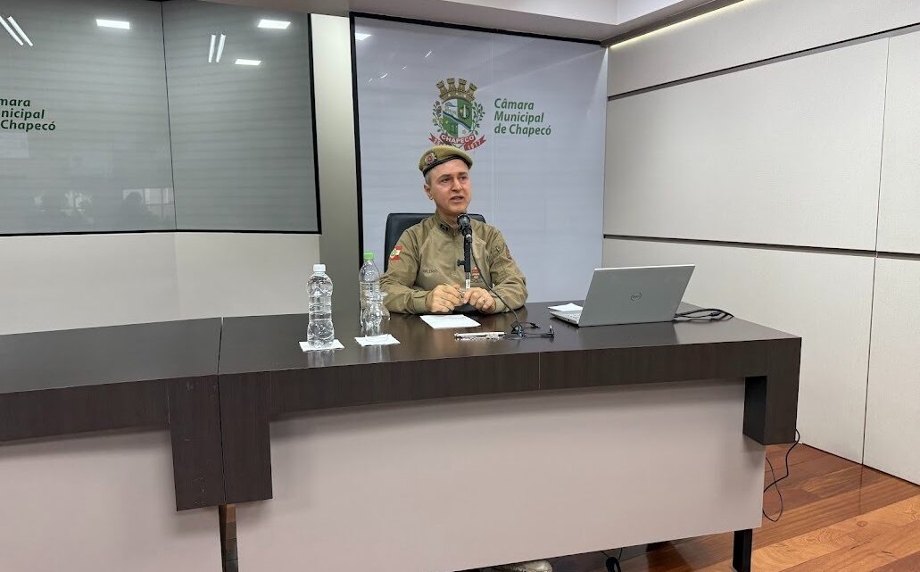 Trabalho do Colégio Policial Militar é apresentado na Câmara de Chapecó Trabalho do Colégio Policial Militar é apresentado na Câmara de Chapecó