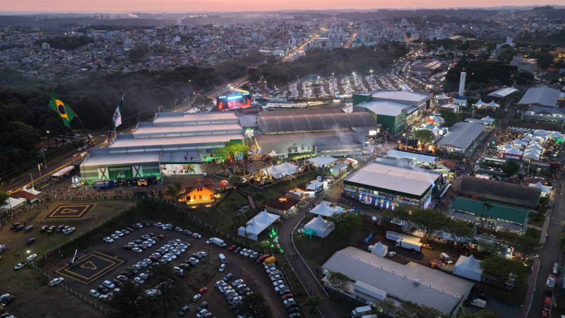 Efapi do Brasil teve 42 mil pessoas no sábado Efapi do Brasil teve 42 mil pessoas no sábado