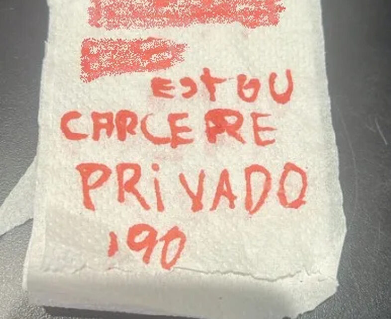 Mulher deixa bilhete com pedido de socorro em papel higiênico em SC: ‘cárcere privado’