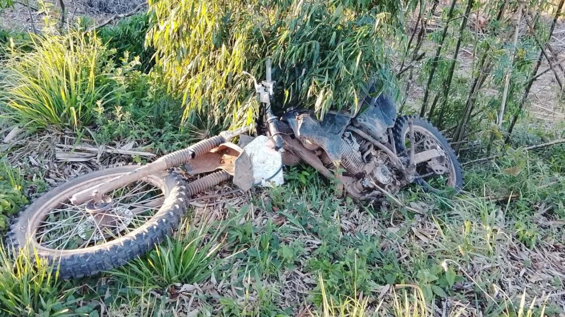 Motociclista fica gravemente ferido em colisão na SC-473 Motociclista fica gravemente ferido em colisão na SC-473