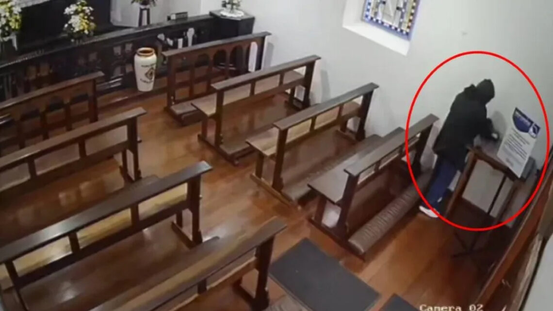 Homem invade igreja e rouba hóstias consagradas