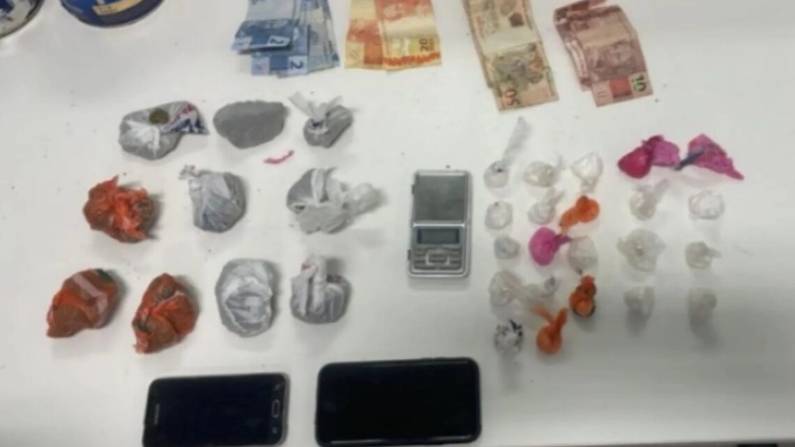 ‘Dificuldades financeiras’ diz jovem preso por tráfico em SC; drogas estavam entre itens do filho de 2 anos ‘Dificuldades financeiras’ diz jovem preso por tráfico em SC; drogas estavam entre itens do filho de 2 anos