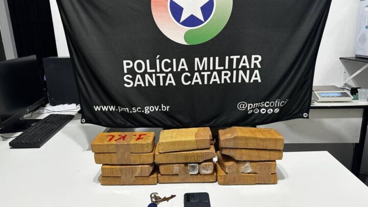 Polícia Militar apreende quase 6 kg de maconha e prende jovem por tráfico em Chapecó