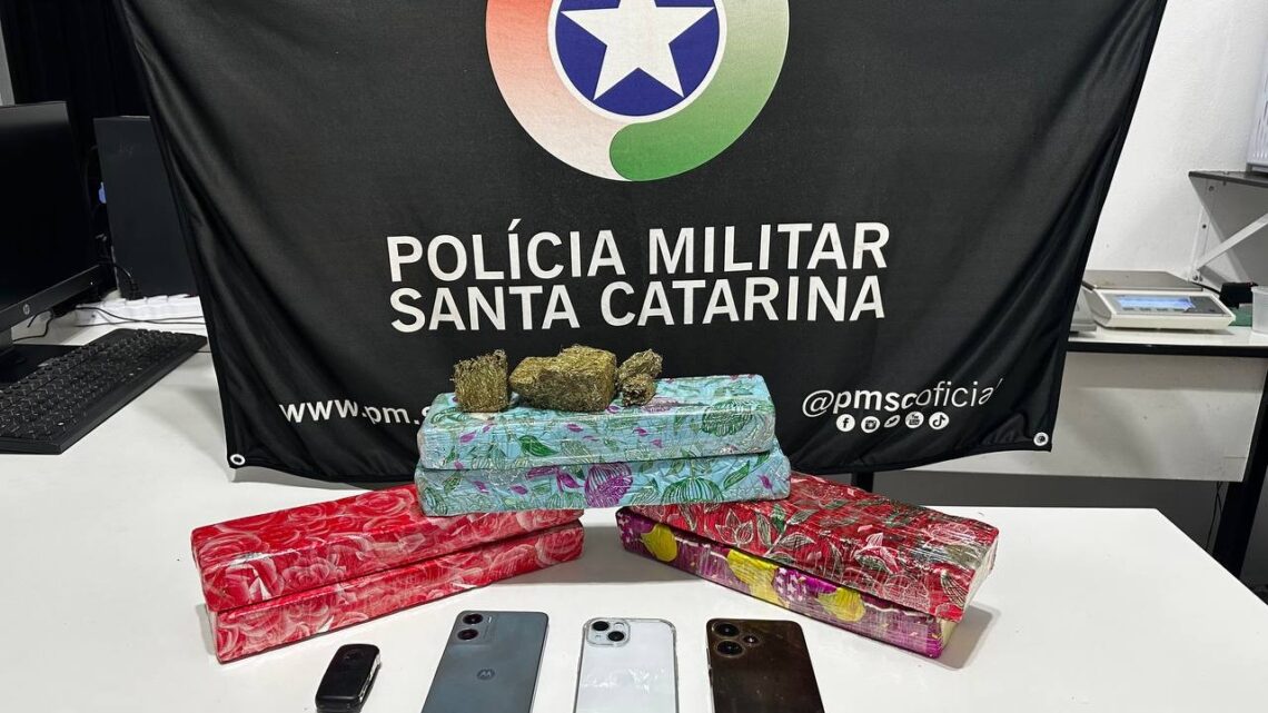 Polícia Militar apreende 5 kg de maconha e prende três pessoas por tráfico em Chapecó
