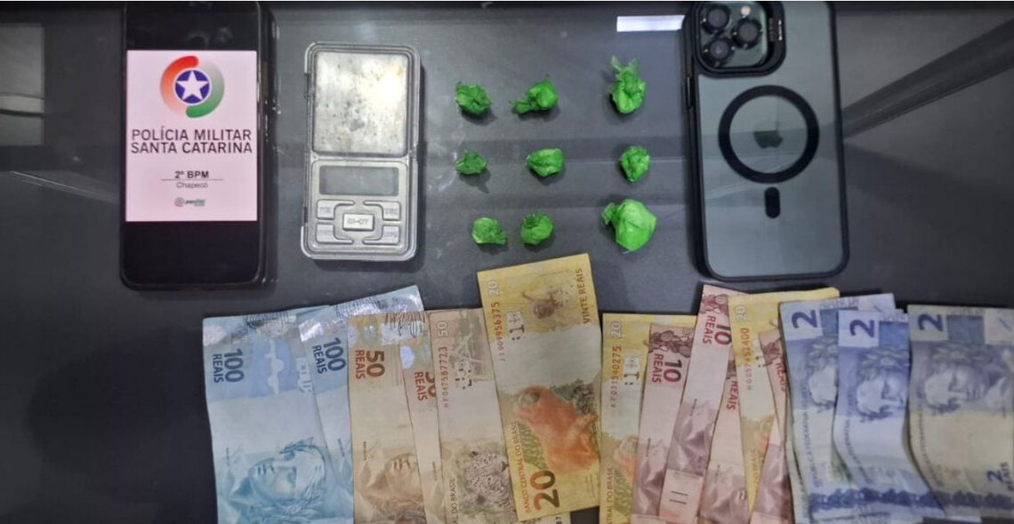 Adolescente é apreendido por tráfico de drogas em Chapecó Adolescente é apreendido por tráfico de drogas em Chapecó