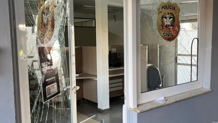 Jovem é preso em flagrante após depredar delegacia da Polícia Civil em Xanxerê