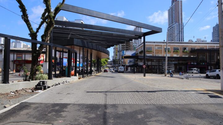 Avenida Getúlio Vargas está com fluxo normal em Chapecó; veja as imagens