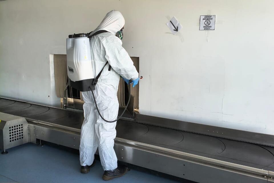 Secretaria de Saúde realiza borrifação em prevenção contra a Dengue em Chapecó Secretaria de Saúde realiza borrifação em prevenção contra a Dengue em Chapecó