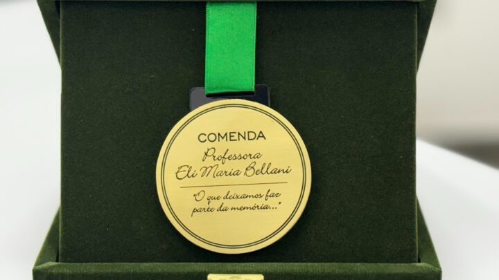 Câmara presta homenagem a educadores com a Comenda Professora Eli Maria Bellani