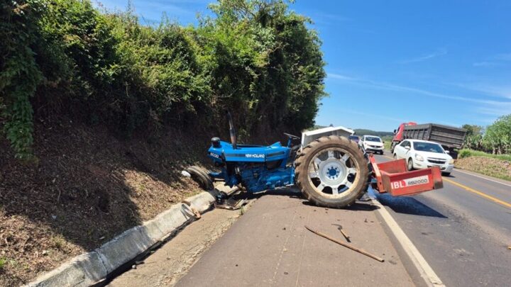 Acidente entre caminhonete e trator deixa uma mulher ferida em Xanxerê