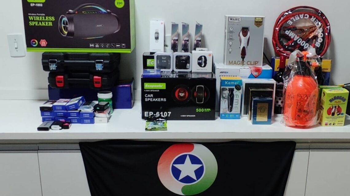 PMRv apreende R$ 10 mil em produtos de descaminho e contrabando em Chapecó PMRv apreende R$ 10 mil em produtos de descaminho e contrabando em Chapecó