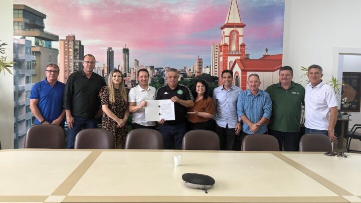 Câmara de Chapecó formaliza doação de terreno para o Município