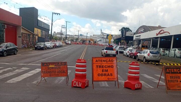 Avenida de Chapecó é fechada por 10 dias para obras de macrodrenagem