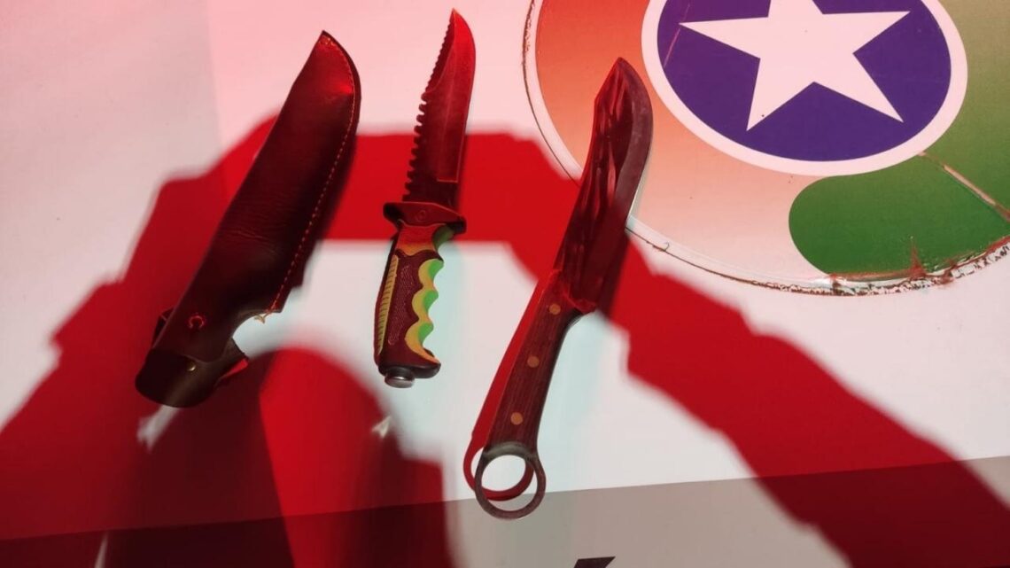 Homem é preso por ameaçar de morte a esposa e filha em São Lourenço do Oeste Homem é preso por ameaçar de morte a esposa e filha em São Lourenço do Oeste