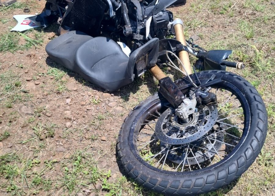 Acidente entre caminhão e moto deixa idoso ferido na SC-163 em Descanso