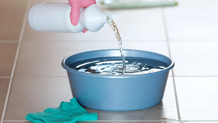 Menino de oito anos é socorrido após tomar água sanitária em SC