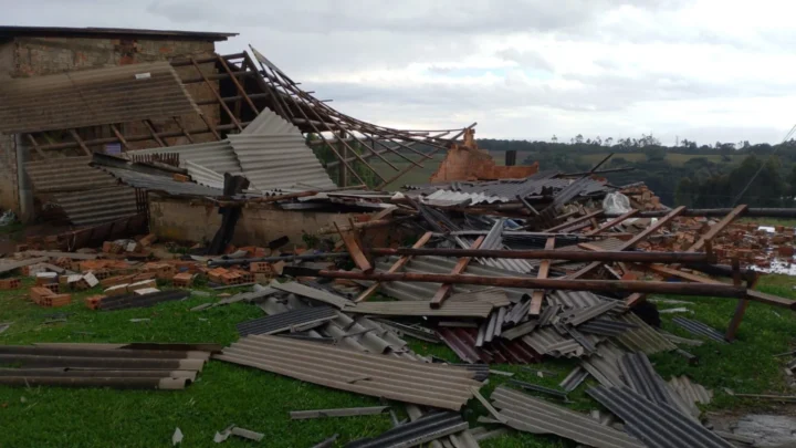 Cidade de SC é a quarta a decretar situação de emergência após temporais; veja qual