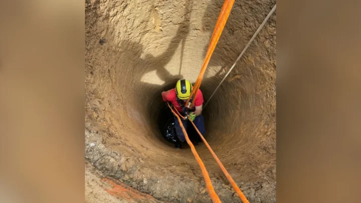 Homem tenta salvar mulher e os dois ficam presos em poço de 12 metros em SC