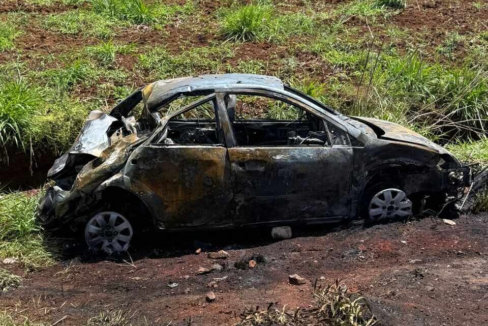 Casal morre após saída de pista e incêndio em veículo na SC-480 em Ipuaçu