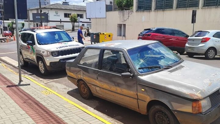 Veículo com R$ 15 mil em débitos e irregularidades é removido ao pátio em Xanxerê