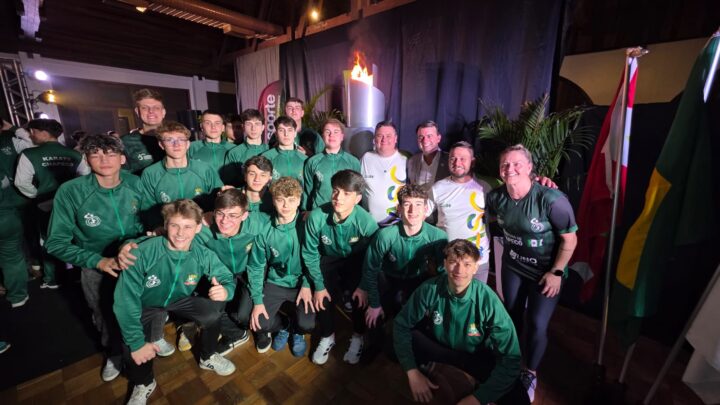 Fogo simbólico dos Jogos Abertos de Santa Catarina é aceso em Brusque e seguirá para Chapecó