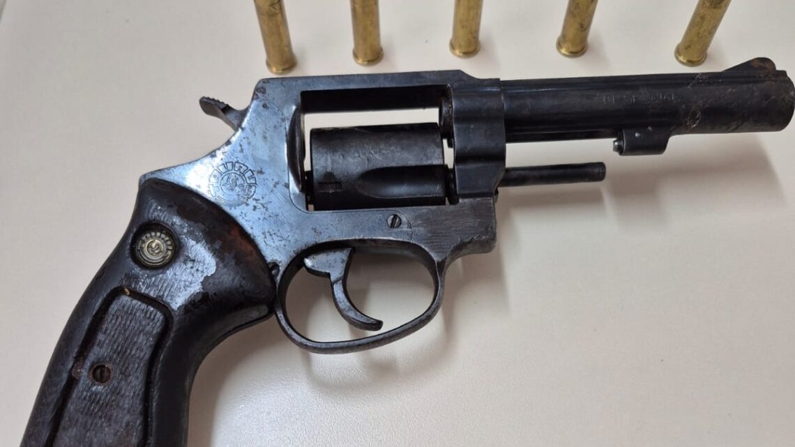 Polícia Civil prende homem por porte ilegal de arma com numeração suprimida em São Lourenço do Oeste
