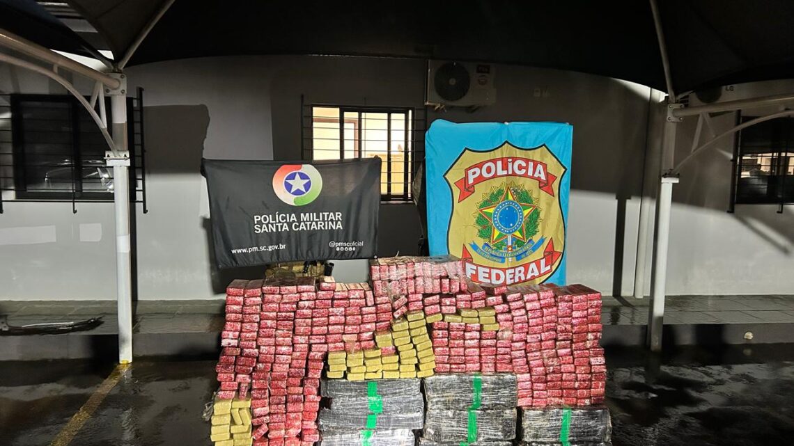 Ação conjunta intercepta veículo e apreende quase 500 kg de maconha na BR-282; veja o vídeo