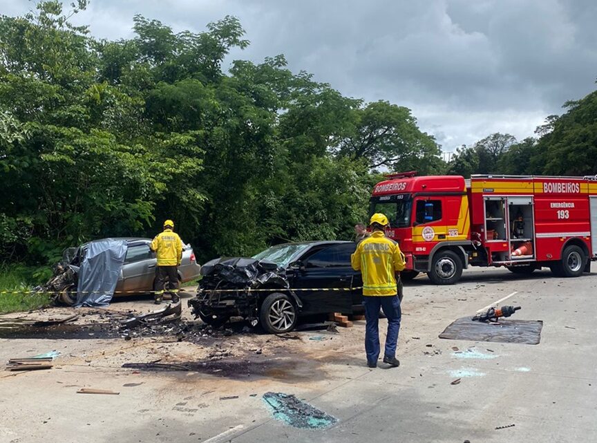 Colisão entre três veículos deixa uma vítima fatal e duas feridas na BR-163