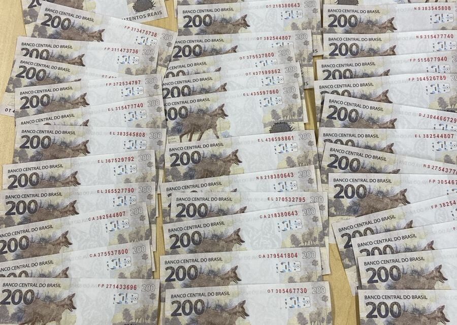 Cinco pessoas são presas com drogas e R$ 12 mil em notas falsas em operação policial