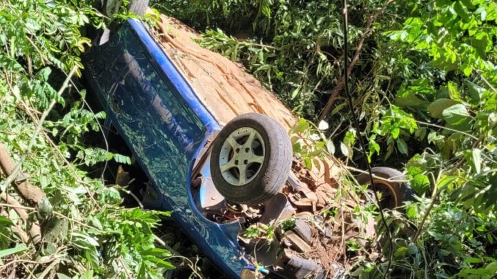 Capotamento de veículo deixa jovem ferida em Guaraciaba