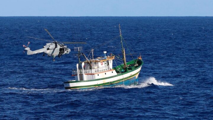 Barcos que saíram de Santa Catarina são apreendidos com 7 toneladas de cocaína em alto-mar