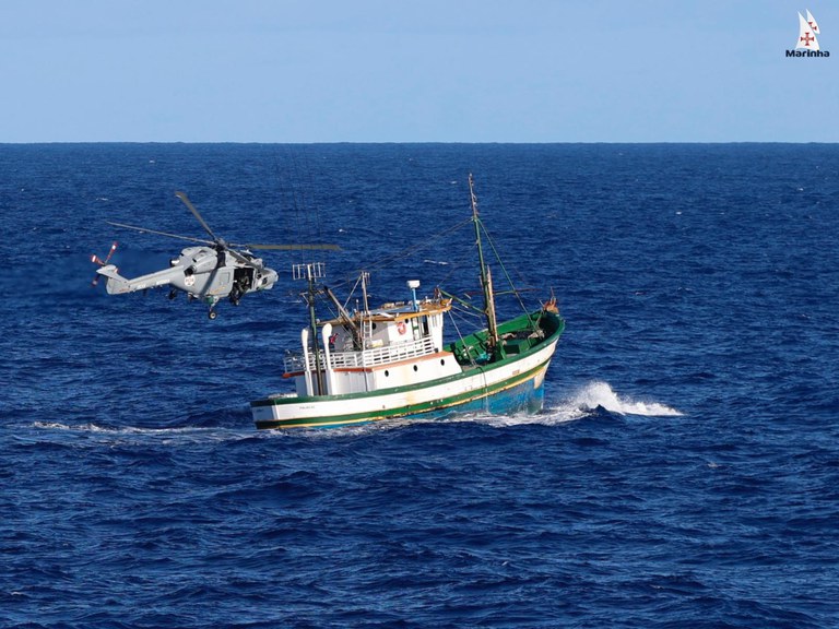 Barcos que saíram de Santa Catarina são apreendidos com 7 toneladas de cocaína em alto-mar