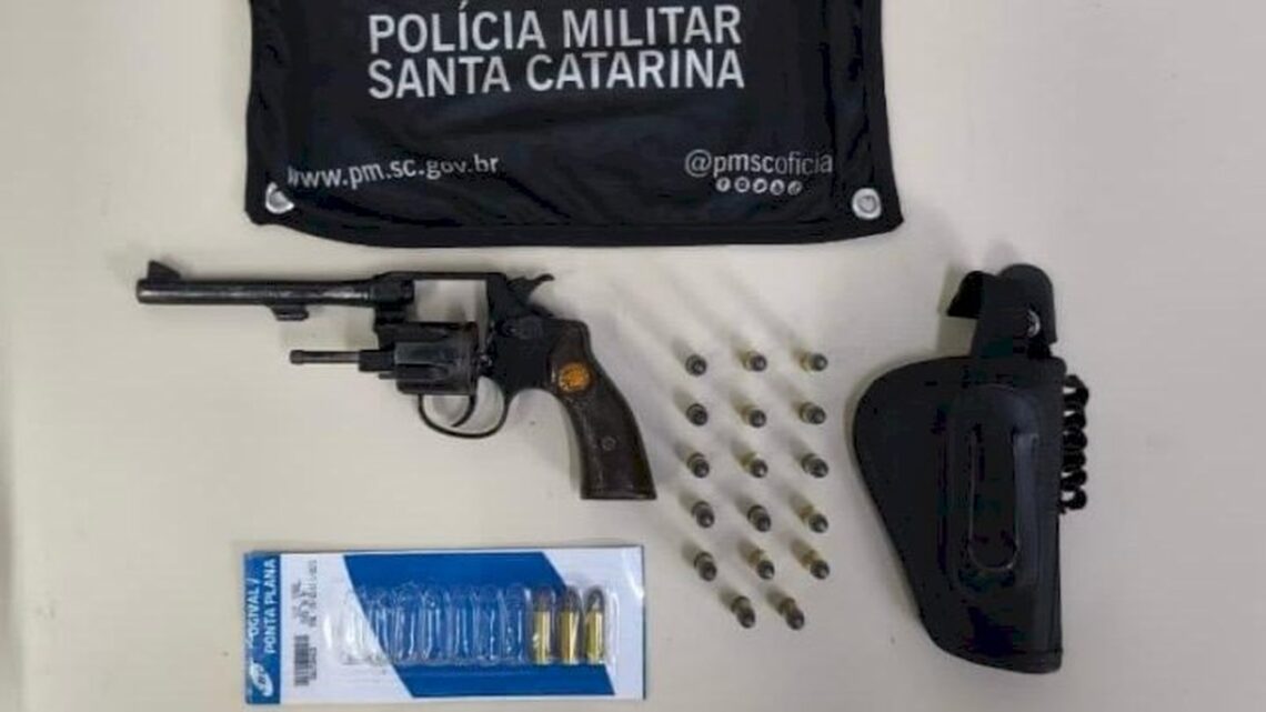 Homem é detido por ameaça e posse irregular de arma de fogo em Criciúma