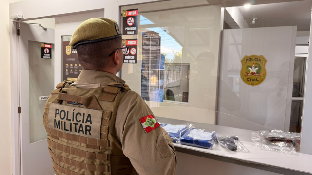 Homem é preso com mais de 3,6 kg de drogas em praça de São Miguel do Oeste