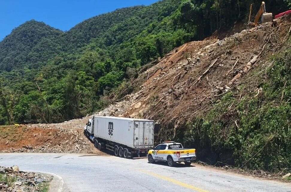 Área de escape em construção reforça sua importância após sinistro sem vítimas na SC-418